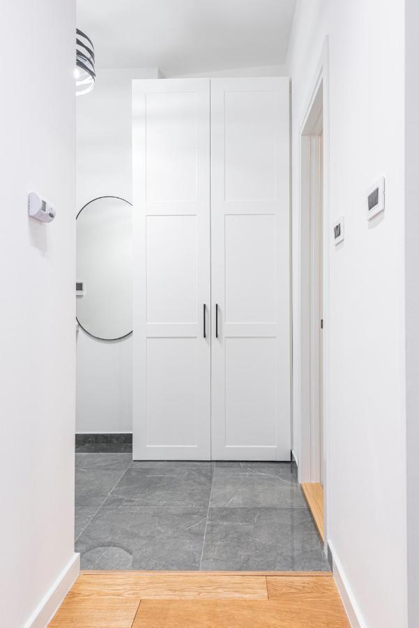 Vertigo One Bedroom Apartment-Free Private Parking Nowy Sad Zewnętrze zdjęcie