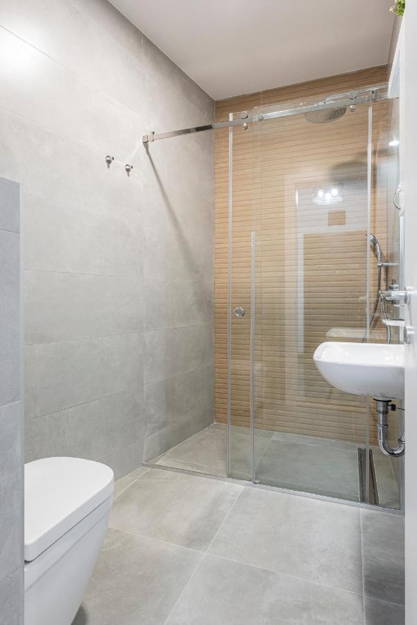 Vertigo One Bedroom Apartment-Free Private Parking Nowy Sad Zewnętrze zdjęcie
