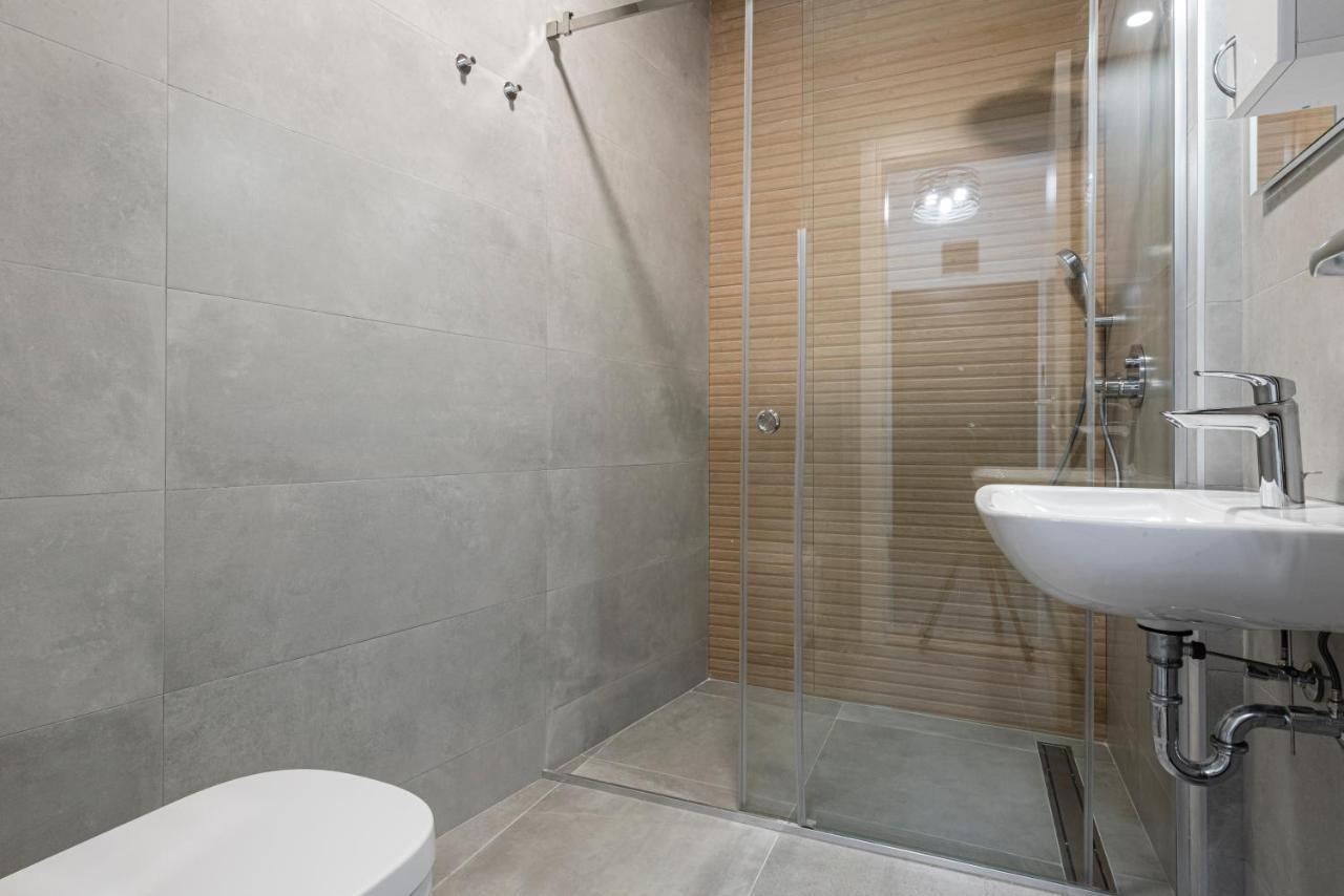Vertigo One Bedroom Apartment-Free Private Parking Nowy Sad Zewnętrze zdjęcie